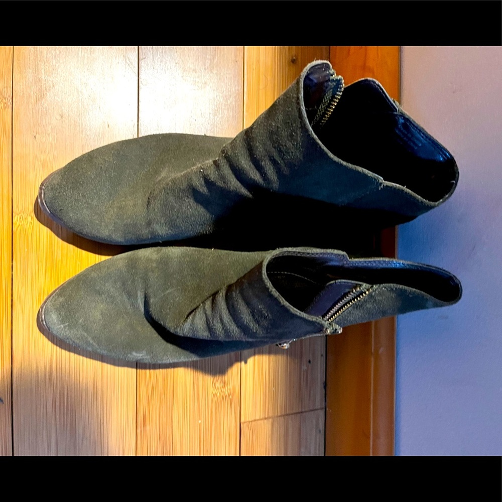 Suede boots